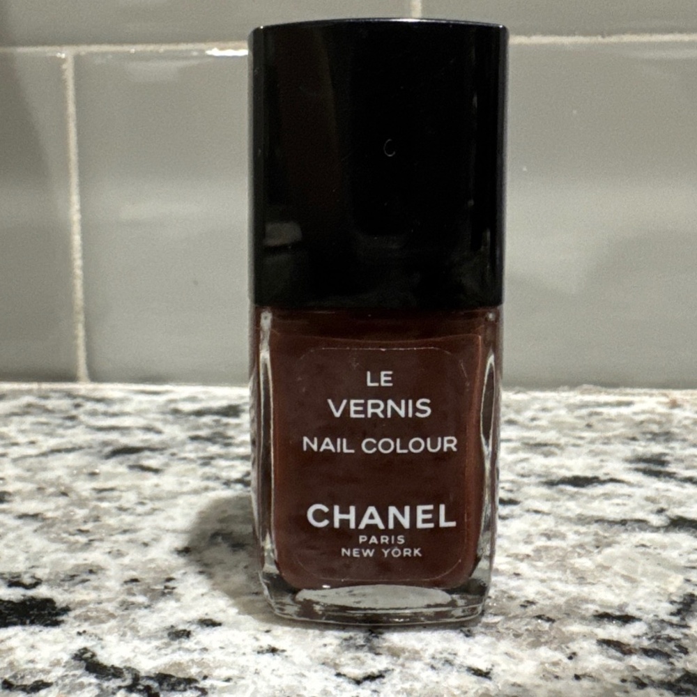 Chanel Le Vernis #21 Brun Sortilege Sorceress Nail Enamel